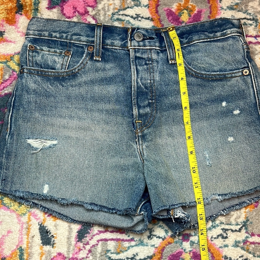 Levis High Rise Wedgie Fit Jean Shorts NWT Size 28 - Picture 15 of 16